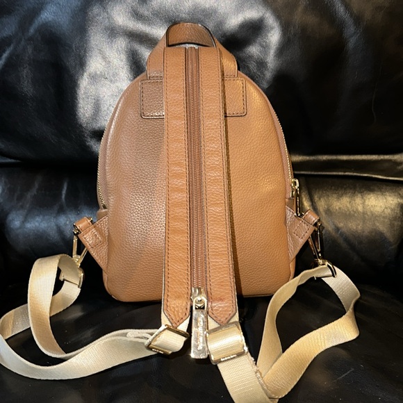 🔥🔥🔥Michael Kors Small Mini Erin Leather Convertible Backpack - Picture 5 of 15